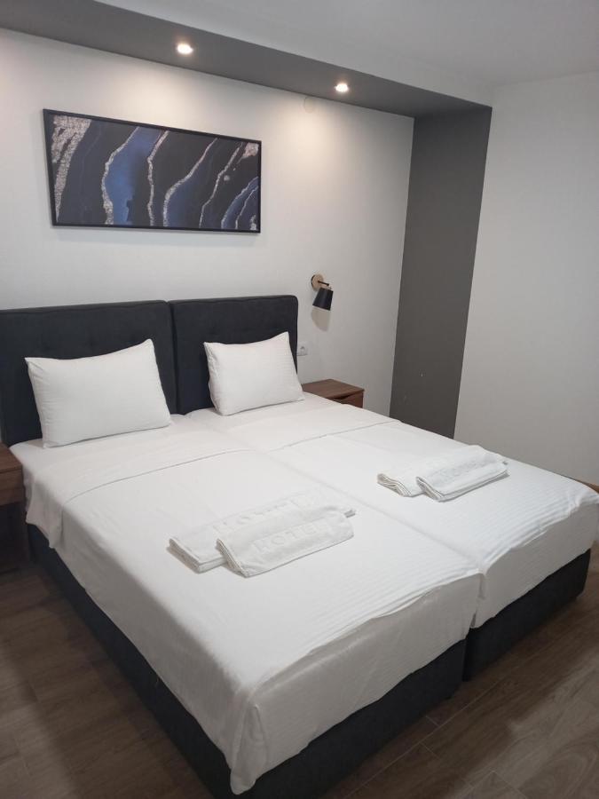 Hotel Prenociste Srebrno Jezero Veliko Gradište Exterior foto